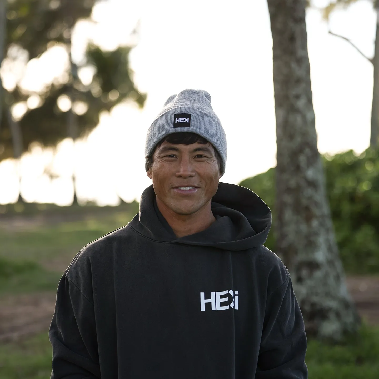 BEANIE IN HEATHER GREY