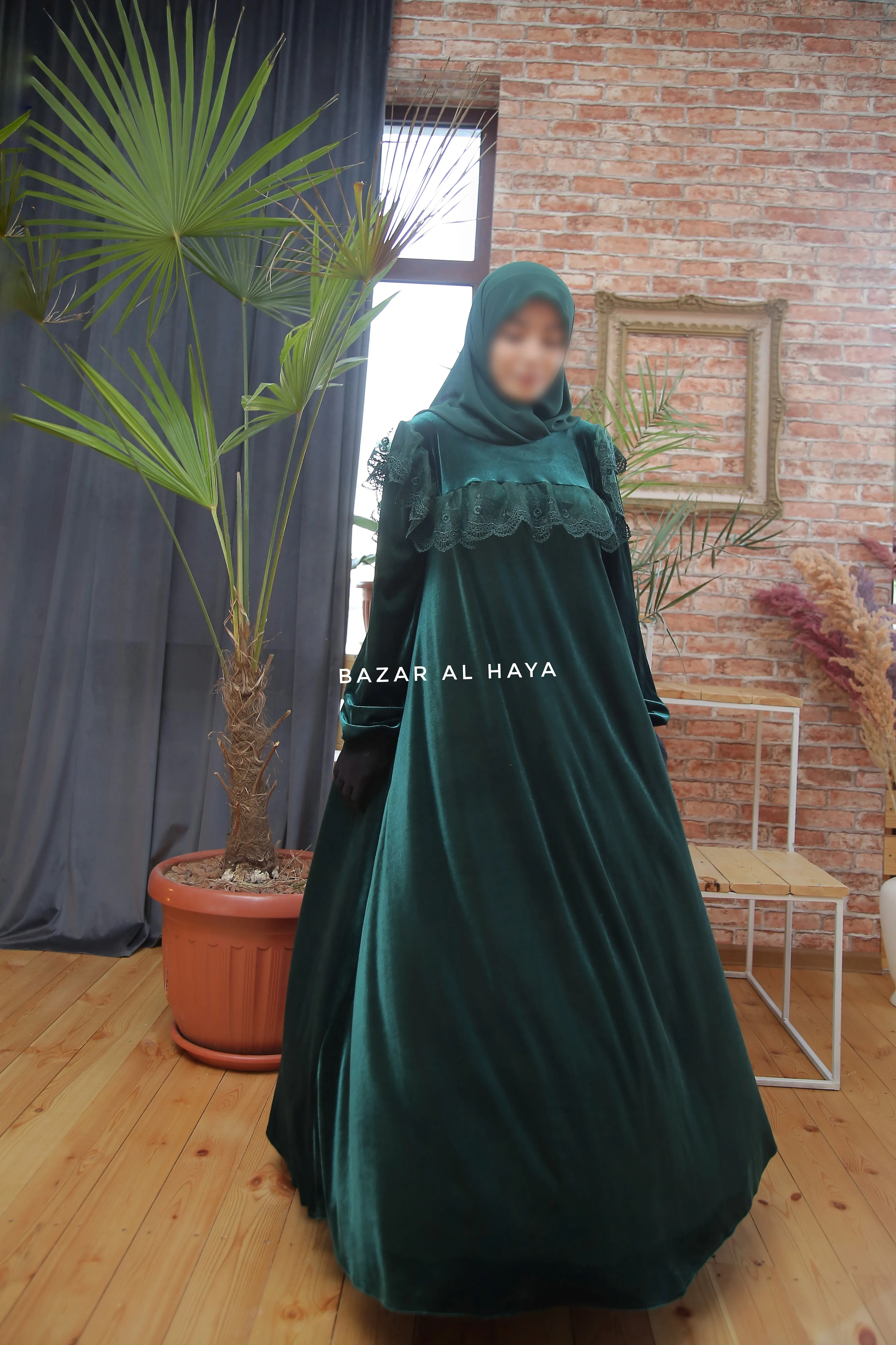 Emerald Nabeela Dress With Lace Shoulder Detail - Premium Velour