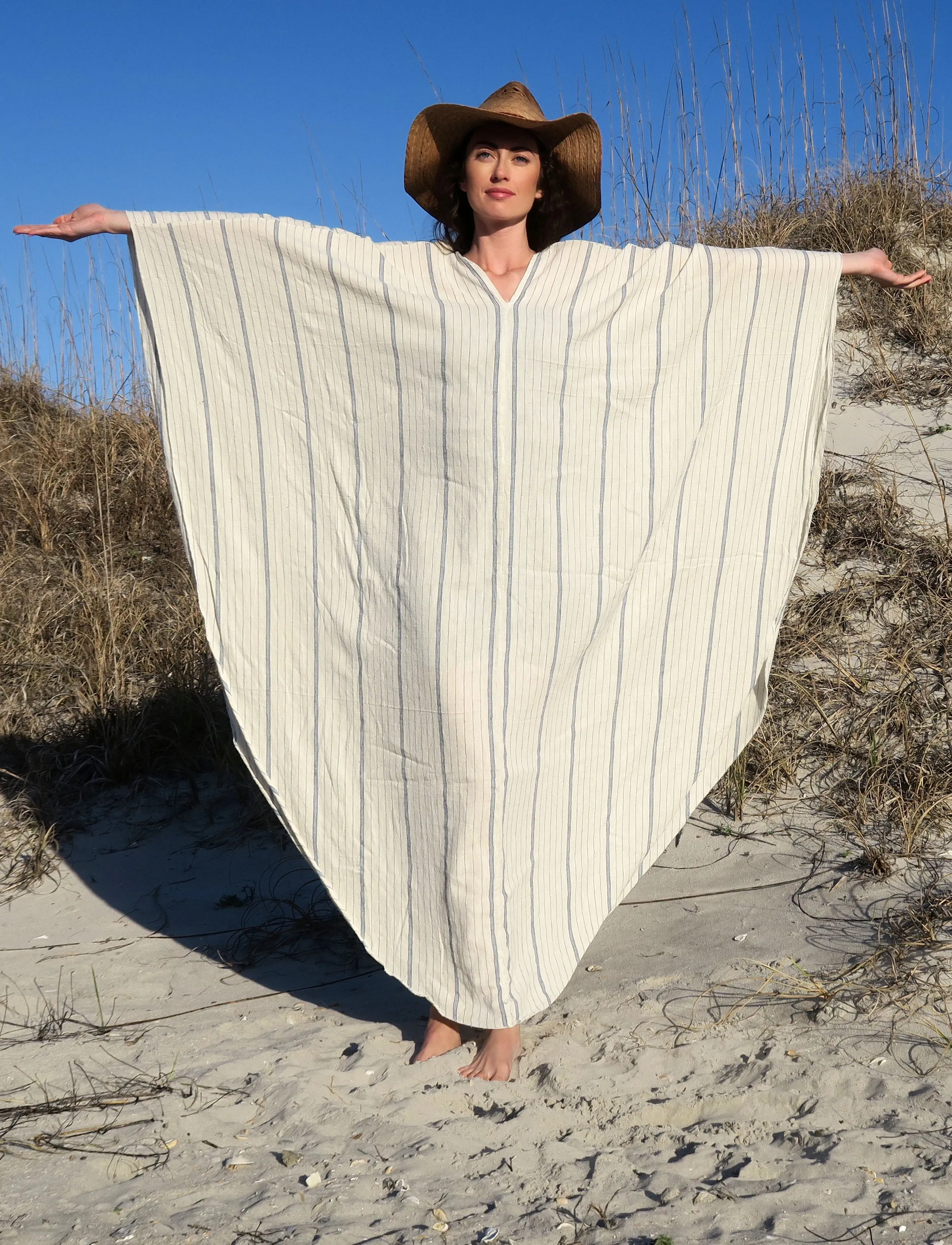 HANDWOVEN - Flip V Aphrodite Long Cape