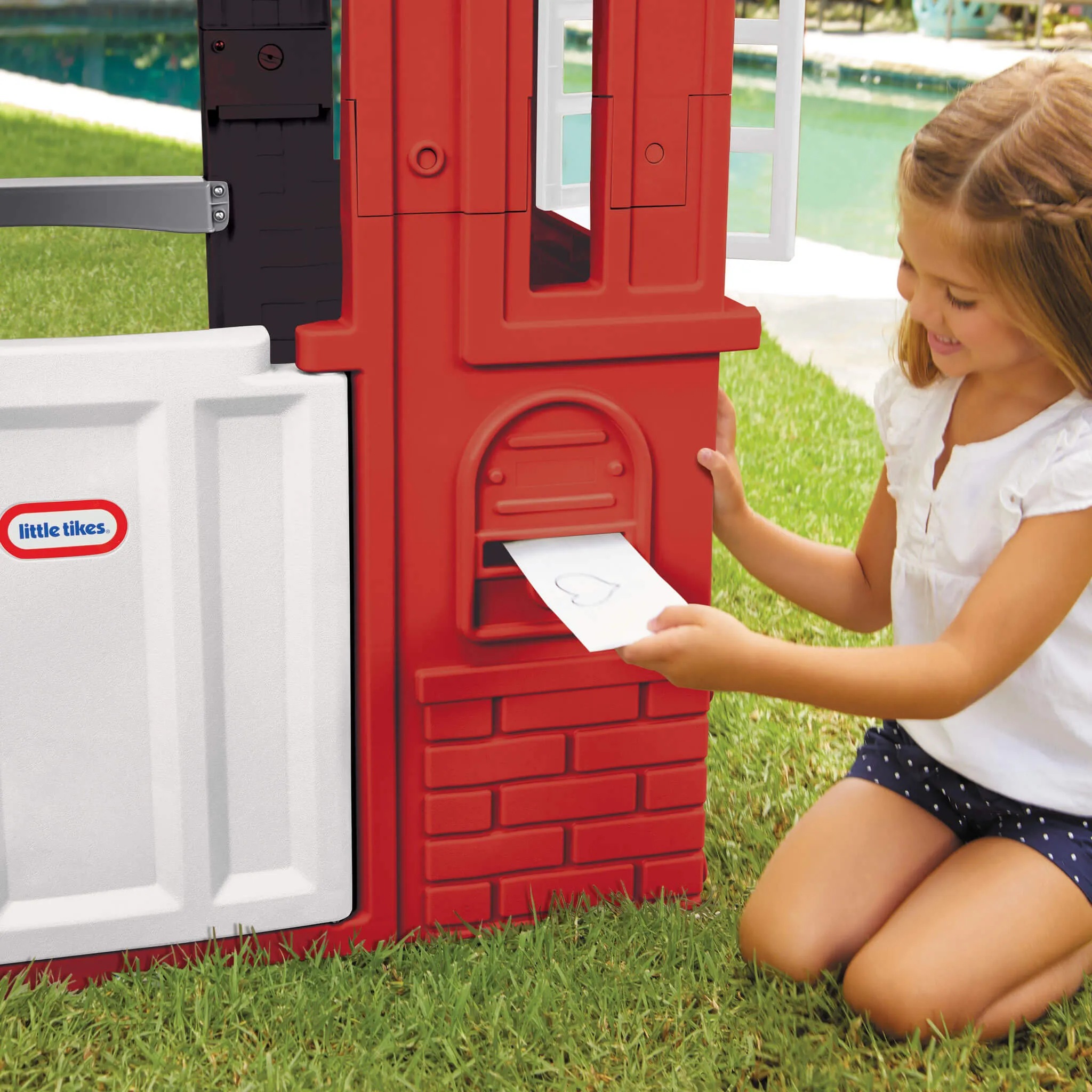 Little Tikes Cape Cottage Playhouse - Red