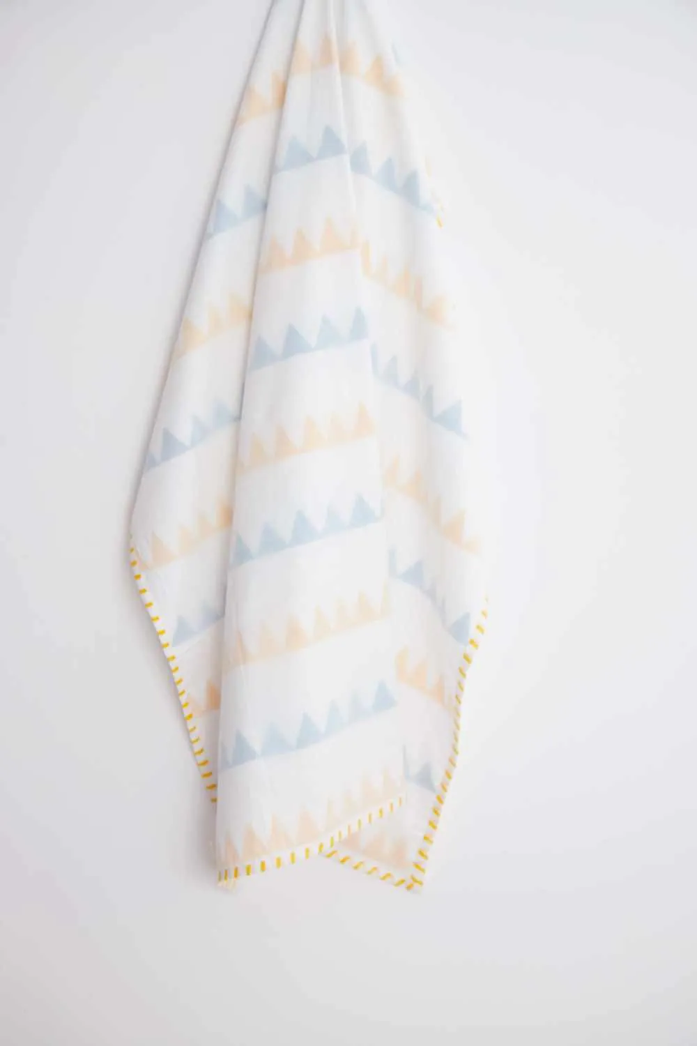 Masaya Dohar- My Best Gira Friend the Giraffe- Blue